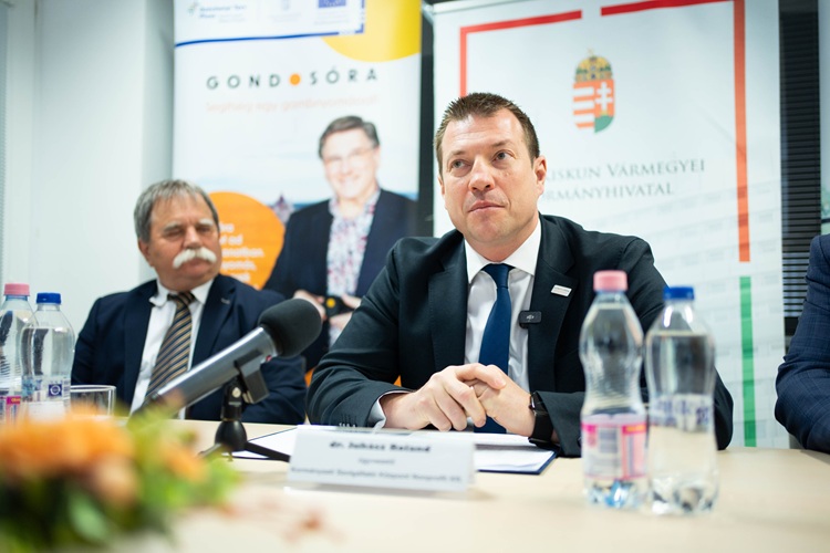 dr. Juhász Roland